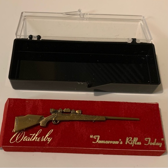 VINTAGE WEATHERBY
RIFLE TIE CLIP
“TOMORROW'S RIFLES
TODAY “ IOB A COLLECTABLE - Picture 4 of 9